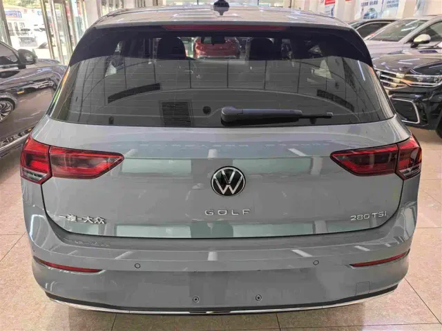 Volkswagen Golf — Фото автомобиля 6