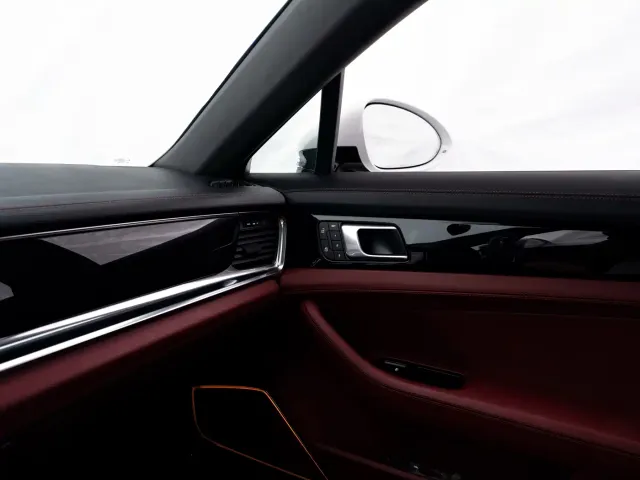 Porsche Panamera — Фото автомобиля 11