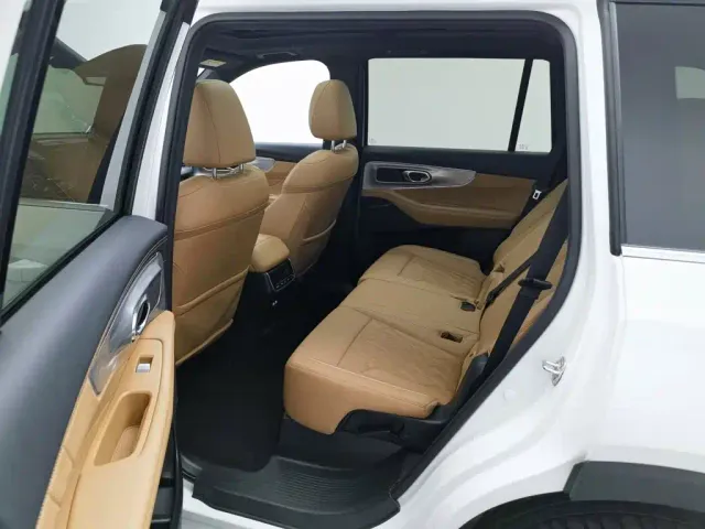 GAC Trumpchi GS8 — Фото автомобиля 15