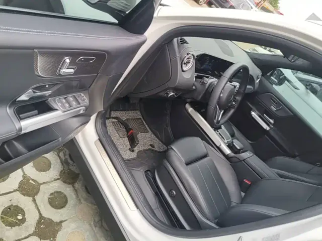 Mercedes-Benz EQB — Фото автомобиля 8