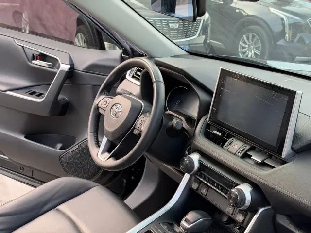 Toyota RAV4 — Фото автомобиля 14