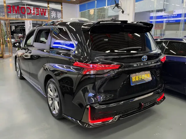Toyota Sienna — Фото автомобиля 22