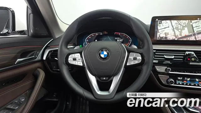 BMW 5 Series G30 — Фото автомобиля 12