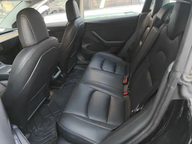 Tesla Model 3 — Фото автомобиля 16