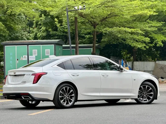 Cadillac CT5 — Фото автомобиля 5