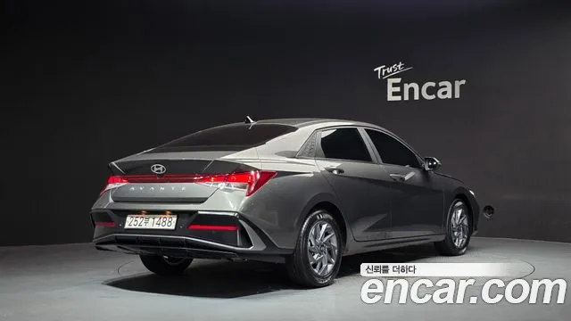 Hyundai Avante CN7 — Фото автомобиля 2
