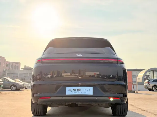 Li Auto L7 — Фото автомобиля 5
