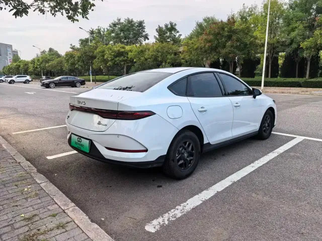 BYD Qin PLUS — Фото автомобиля 5