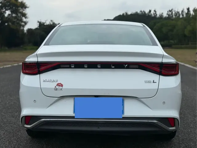 Geely Emgrand L — Фото автомобиля 4