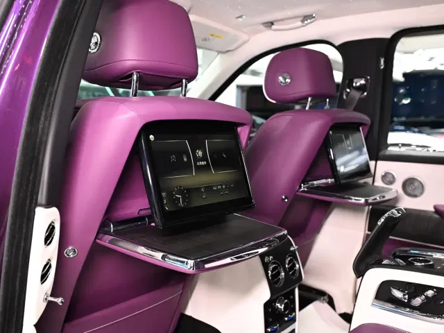 Rolls-Royce Cullinan — Фото автомобиля 11