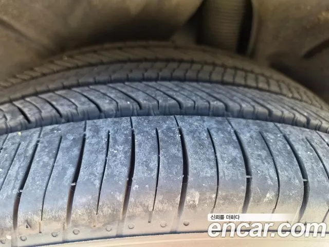 Tesla Model Y — Фото автомобиля 13