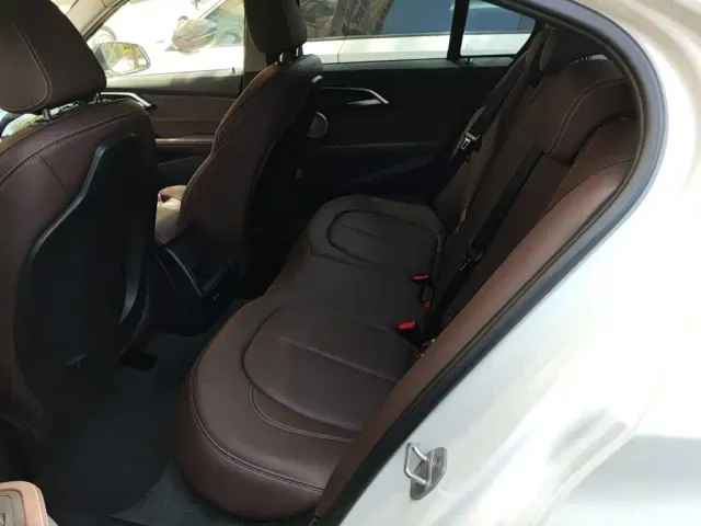 BMW 1 Series — Фото автомобиля 12