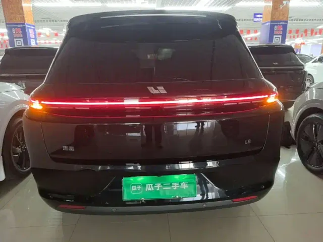 Li Auto L8 — Фото автомобиля 5