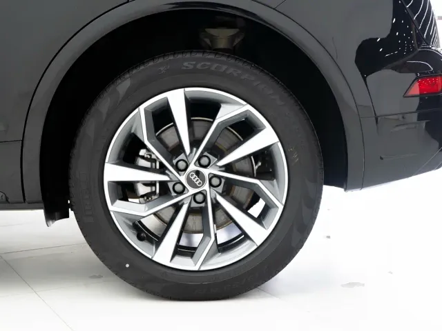 Audi Q5L — Фото автомобиля 20