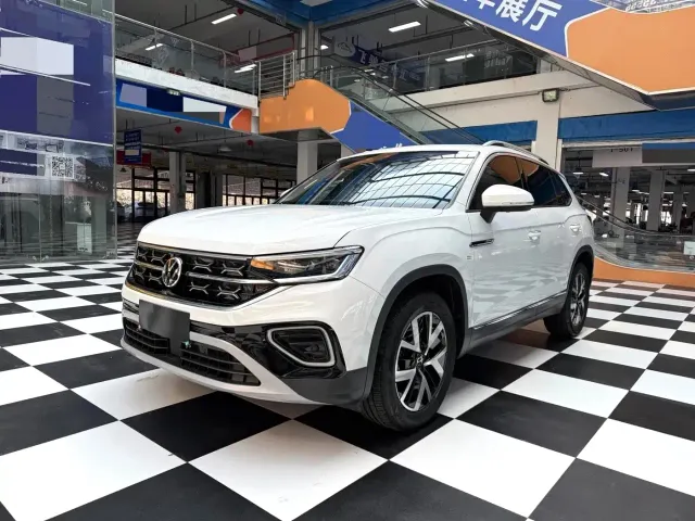 Фотография автомобиля — Volkswagen Tayron