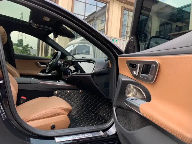 Mercedes-Benz E-Class — Фото автомобиля 16