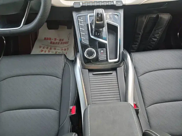 Geely Boyue — Фото автомобиля 13