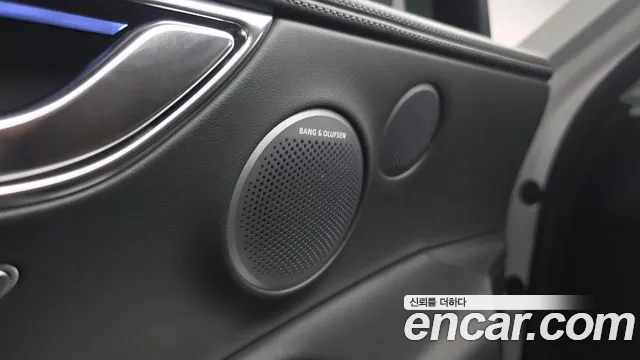 Genesis GV80 — Фото автомобиля 23