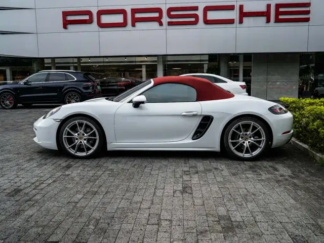 Porsche 718 — Фото автомобиля 10