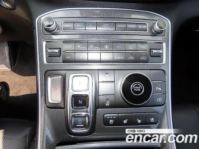 Hyundai Santafe Новый Santa Fe Бензин 2.5T 2WD — Фото автомобиля 15