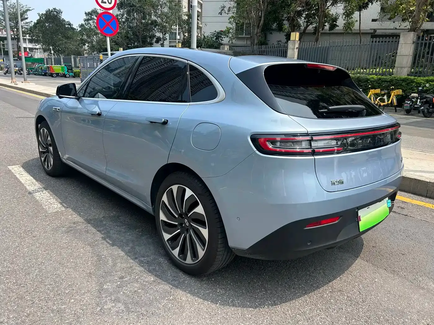 AITO Wenjie AITO M5 2023 Extended Range AWD Smart Drive Edition — Фото автомобиля 6