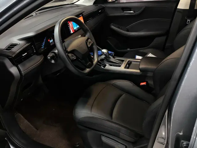 Roewe i5 — Фото автомобиля 2