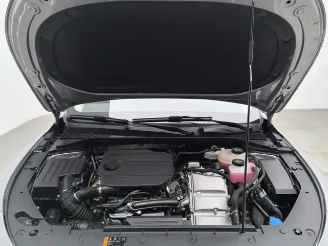 Roewe D7 — Фото автомобиля 6