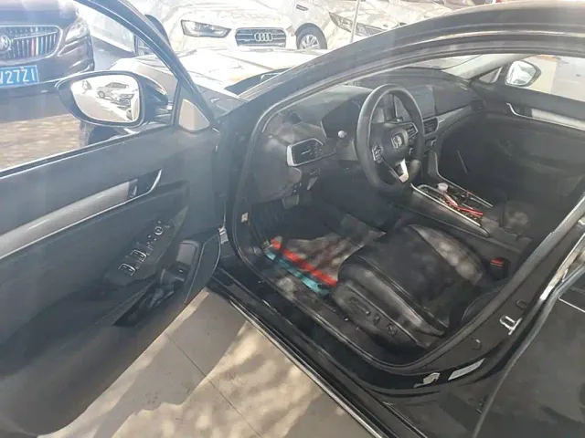Honda Accord — Фото автомобиля 15