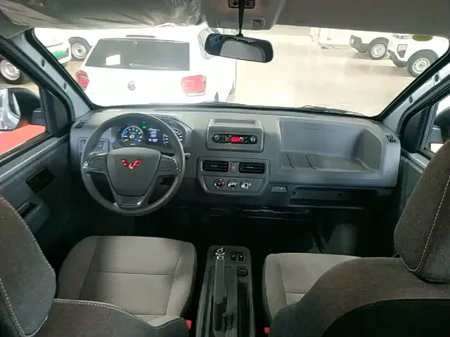 Wuling Yangguang — Фото автомобиля 9