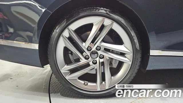Genesis G80 Бензин 3.5 турбо AWD — Фото автомобиля 4