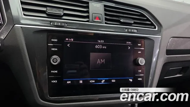 Volkswagen Tiguan Tiguan 2 поколение 2.0 TDI Premium — Фото автомобиля 13
