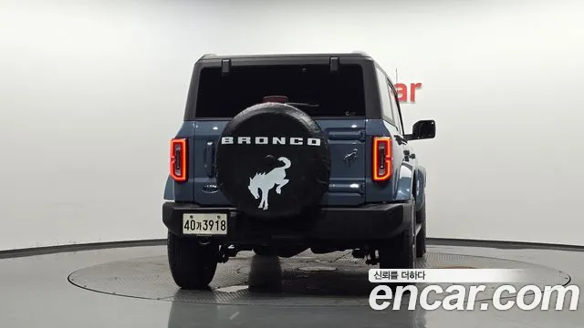 Ford Bronco — Фото автомобиля 4