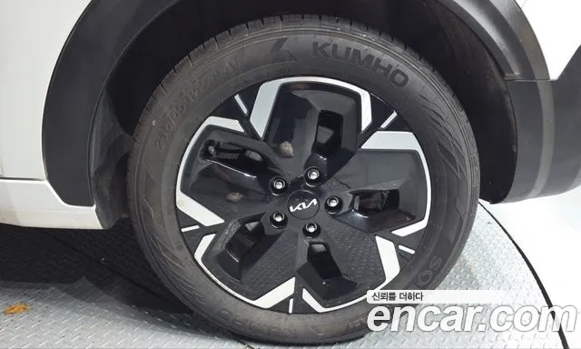 Kia Niro — Фото автомобиля 6