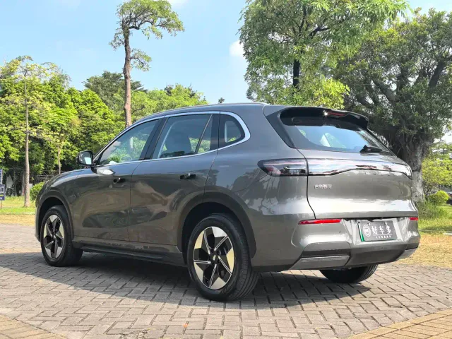 Geely Galaxy E5 — Фото автомобиля 13
