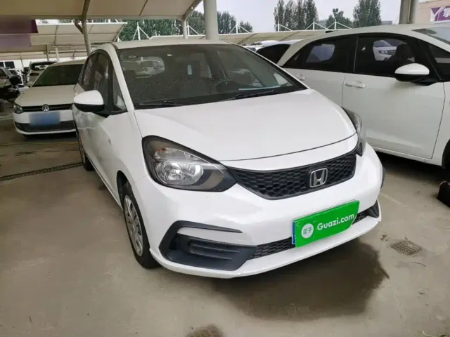 Honda Fit — Фото автомобиля 3