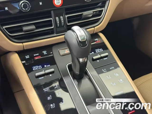 Porsche Macan — Фото автомобиля 16