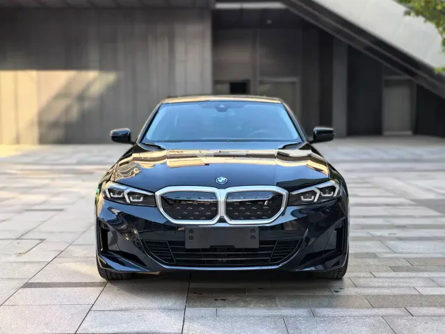 BMW i3 — Фото автомобиля 2