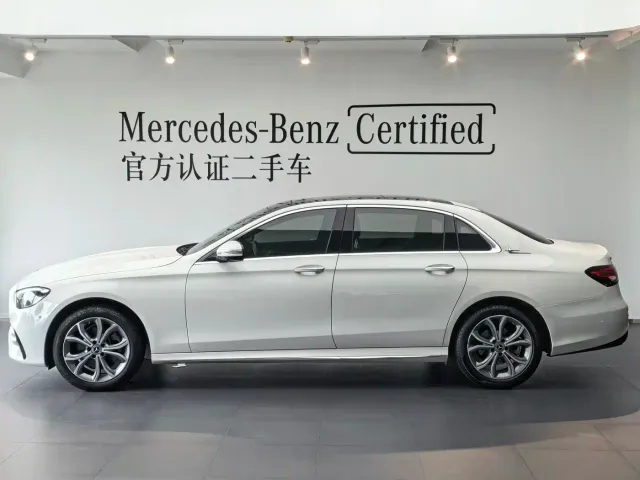 Mercedes-Benz E-Class — Фото автомобиля 2