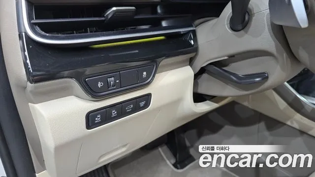 Kia Carnival Generation 4 — Фото автомобиля 21