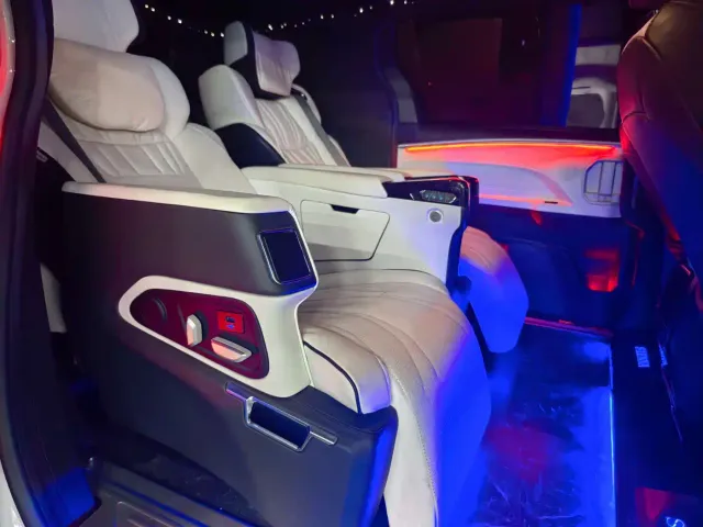Toyota Sienna — Фото автомобиля 6