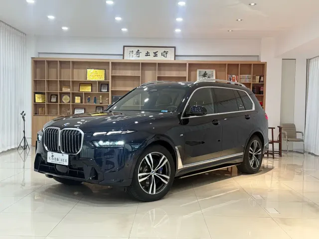 Фотография автомобиля — BMW X7