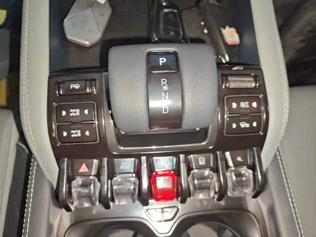 BYD FangChengBao Leopard 5 — Фото автомобиля 13