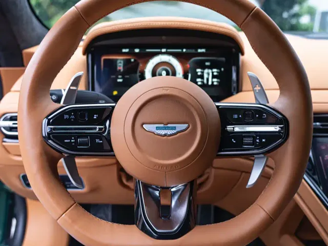 Aston Martin DB12 — Фото автомобиля 17