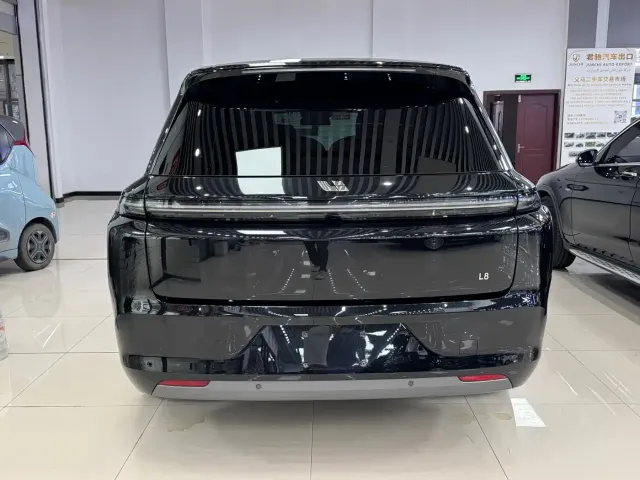 Li Auto L8 — Фото автомобиля 4
