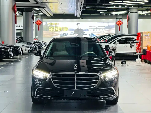 Mercedes-Benz S-Class — Фото автомобиля 2