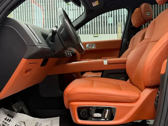 Li Auto L8 — Фото автомобиля 4