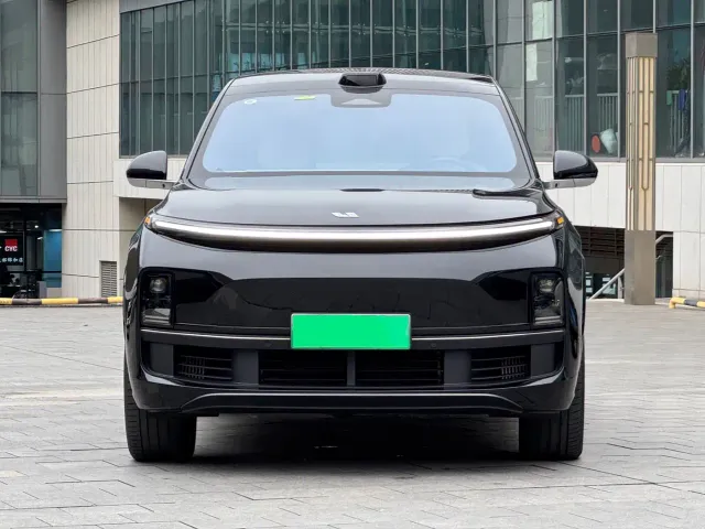 Li Auto L9 — Фото автомобиля 2