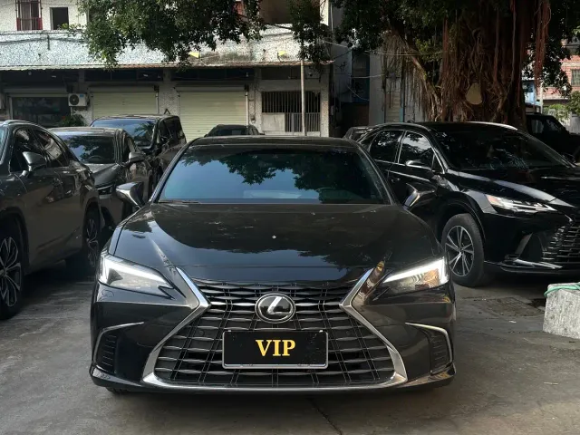Lexus ES — Фото автомобиля 2
