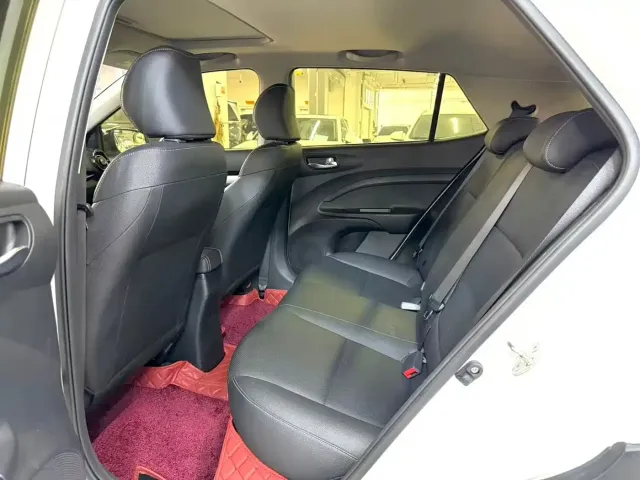 Kia KX1 — Фото автомобиля 5
