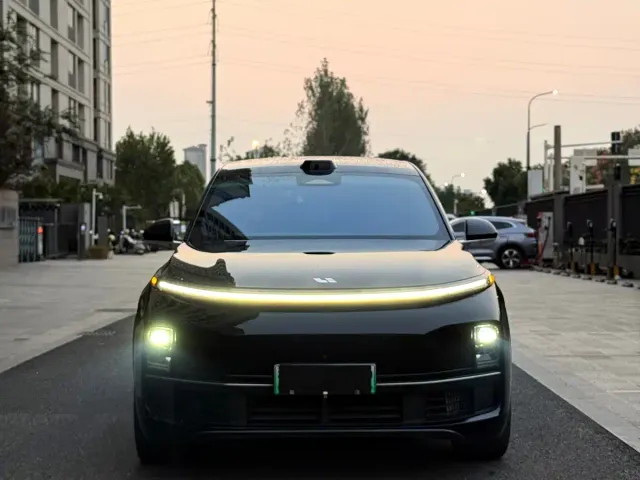 Li Auto L9 — Фото автомобиля 3